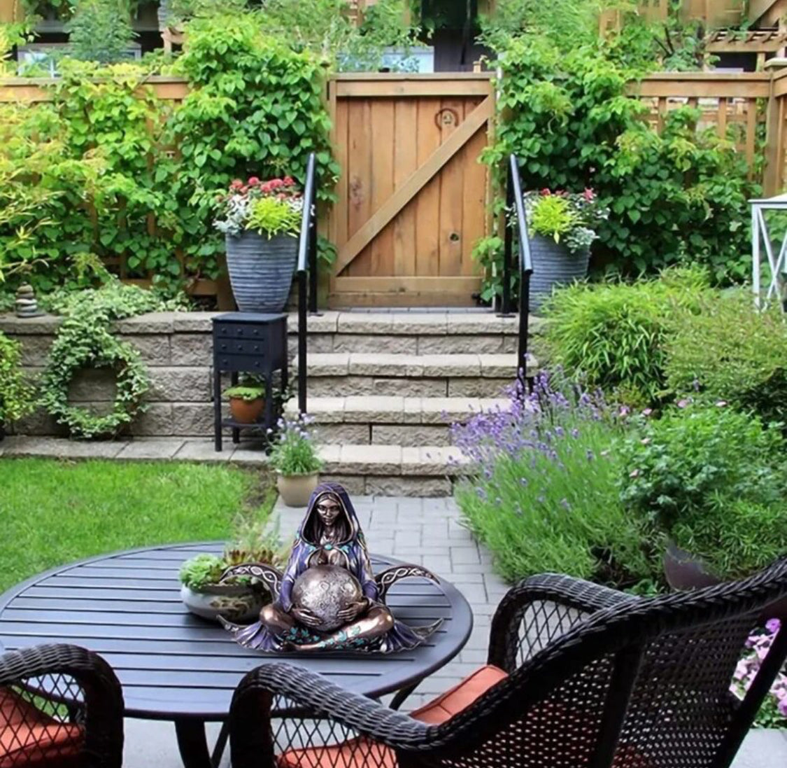 Millennial Gaia Figurine Nature Resin Mother Earth Statue Witchy Room Altar Spiritual Home Garden Decorative Goddess Sculpture