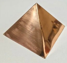 Load image into Gallery viewer, Plain Copper Pyramid Vastu Shastra Remedies For health,happiness,Prosperity 3.5&quot;
